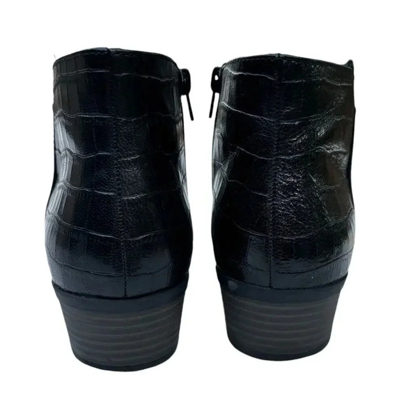 Clarks Artisan Ankle Boots Black Leather Alligator Booties Heel Women's Size 10 - Picture 6 of 9